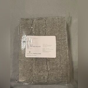 Pottery Barn Hudson Heathered Gray Velvet Sham Size King